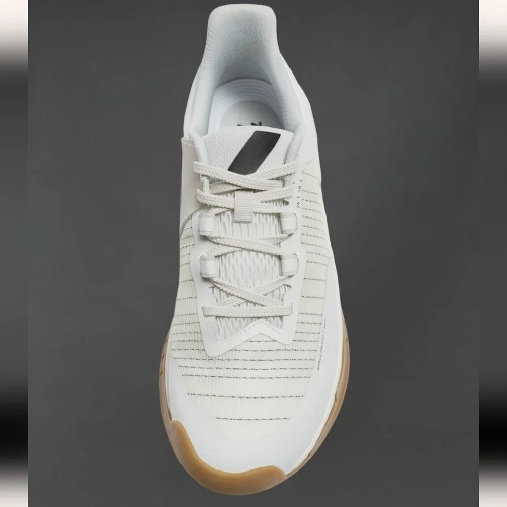 CROSS TRAINING SNEAKERS SIZE 8 - Picture 4 of 4